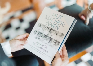 Buchdeckel Mutermacher:innen - Dem Krebs Mutig Begegnen